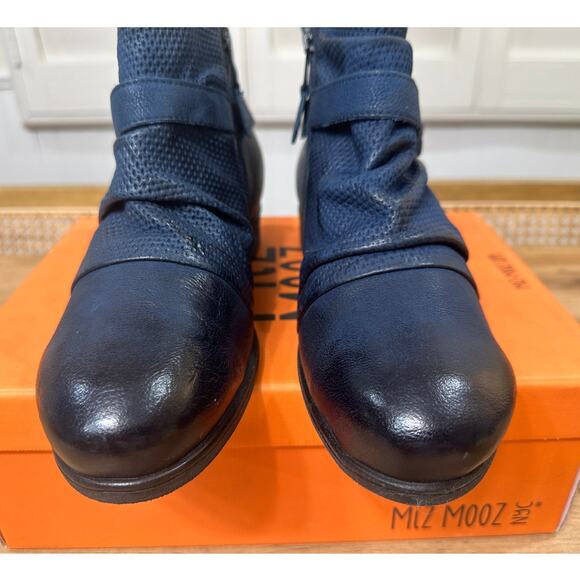 Miz Mooz Suzy Ankle Boots Sapphire Leather Size 9/9.5 Wide NIB Decorative Buckle - Picture 7 of 15